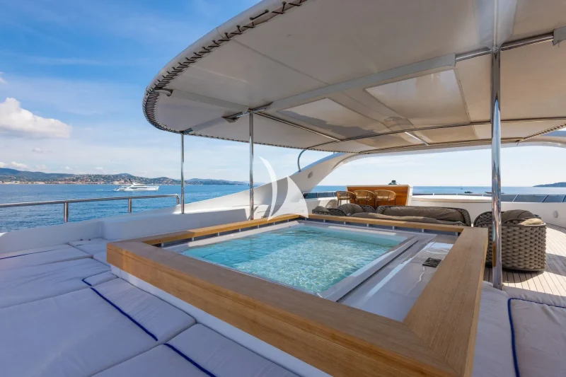 JACUZZI