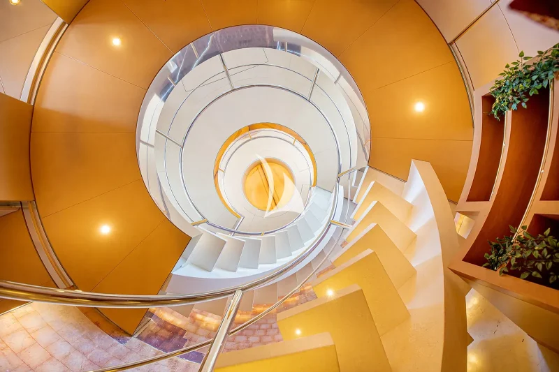 MY LUISA - STAIR CASE 