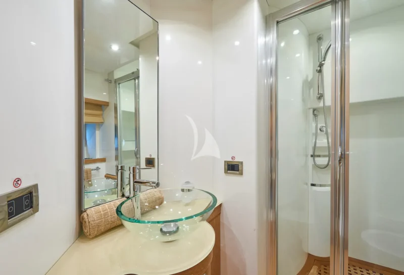 Double cabin bath