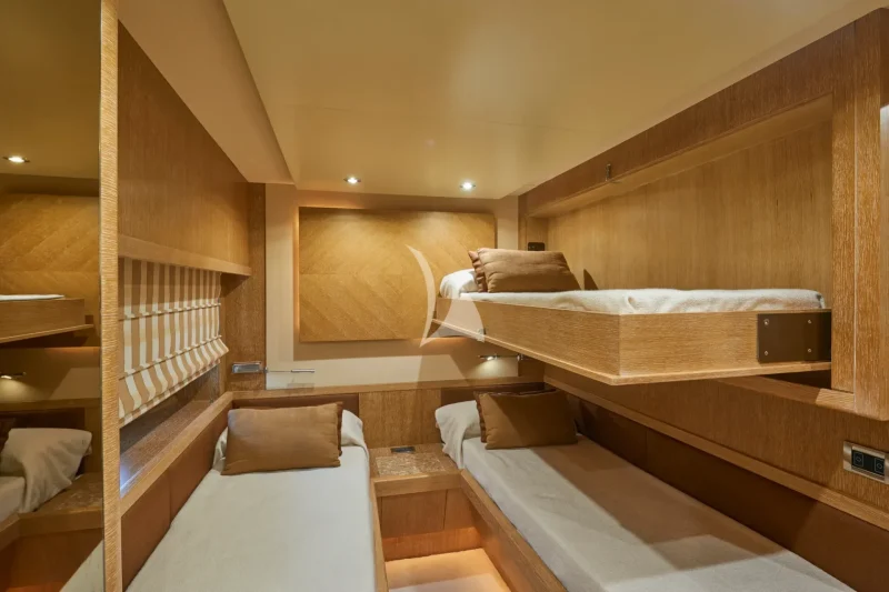 Double cabin with Pullman set up