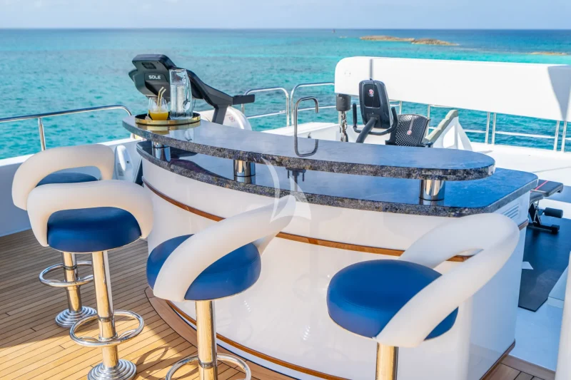 Flybridge bar seating
