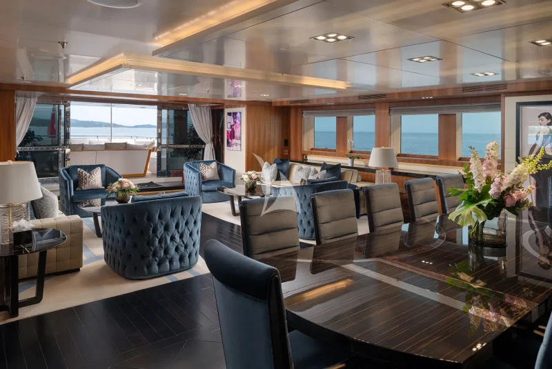 Main deck salon