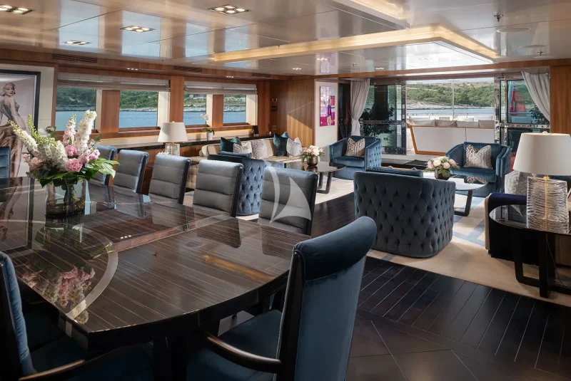 Main deck salon