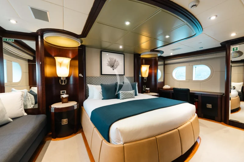 Main Deck | VIP Cabin
