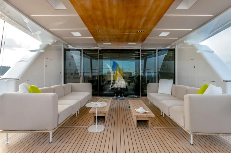 Main deck aft