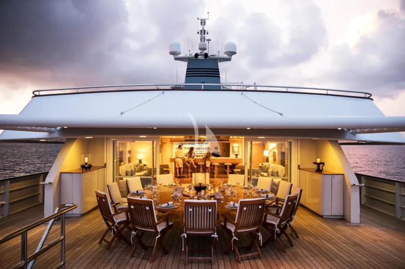 Upper deck aft dining area