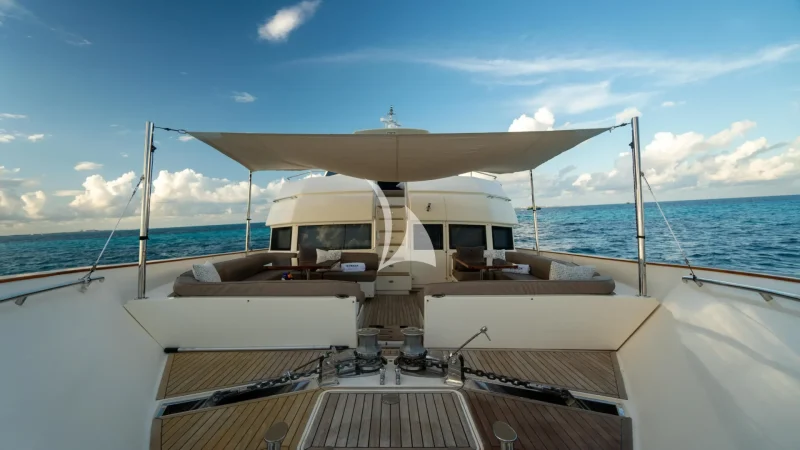 Foredeck with shade