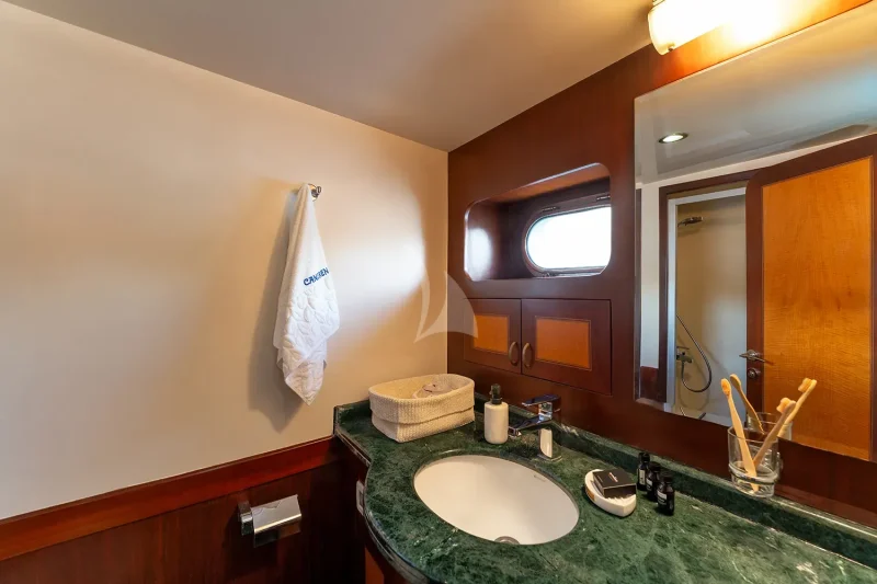 VIP Double Cabin Bathroom