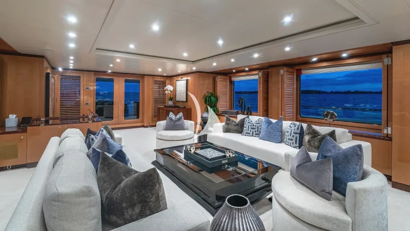 Main saloon view aft
