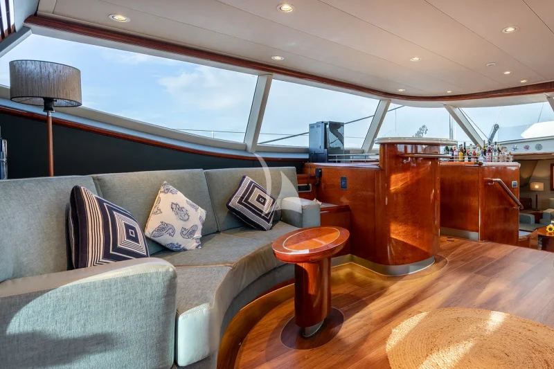 THANDEKA - Upper Saloon