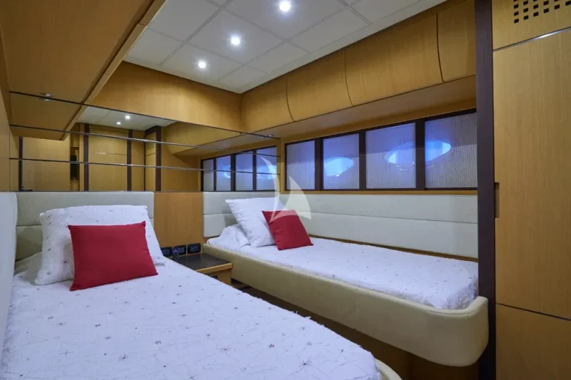 Twin cabin