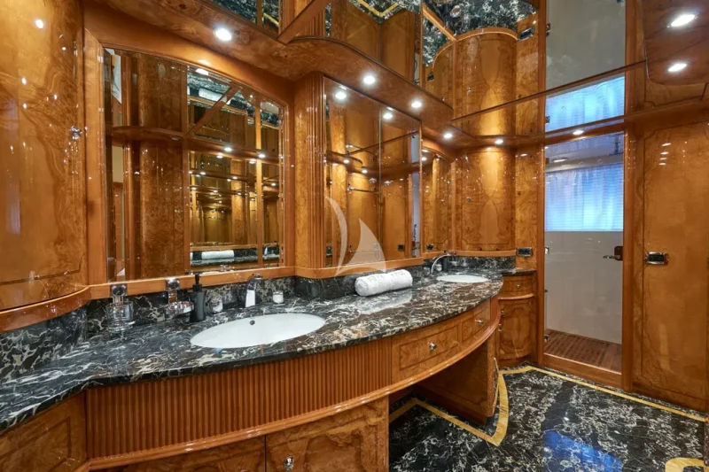 Master cabin bath