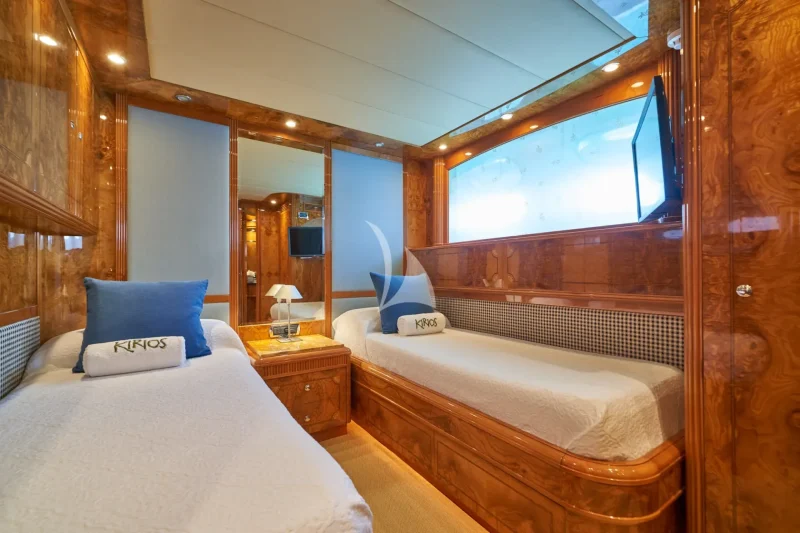 Twin cabin